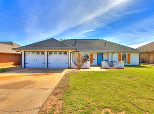 7008 N Comanche Ave, Warr Acres, OK 73132