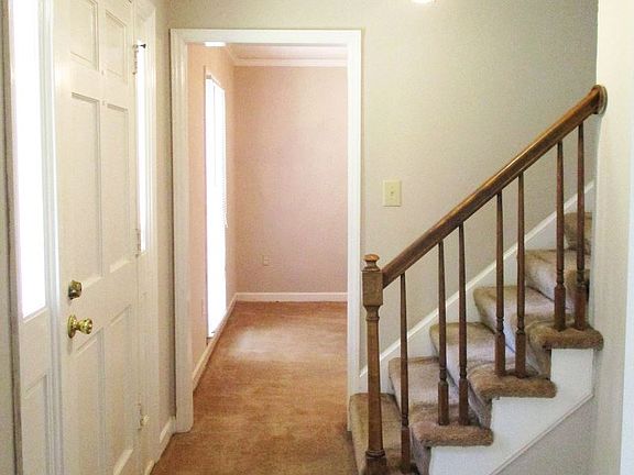 2nd image of 225 Sunnywood Ln