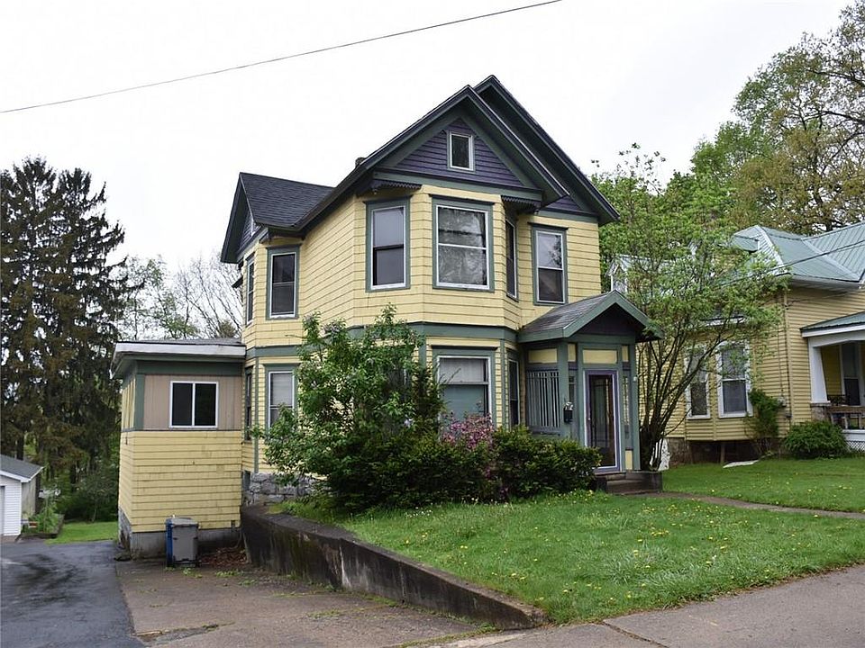 1st image of 574 Baldwin St