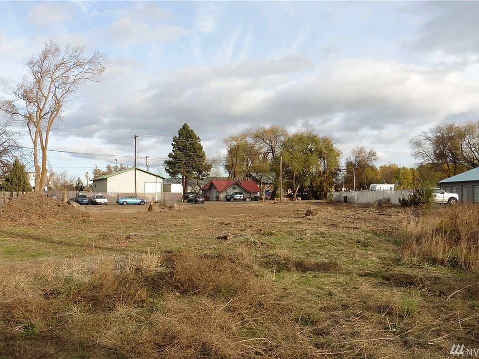 1st image of 113 N Railroad Ave