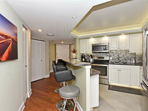 3rd image of 400 E Colonial Dr APT 309