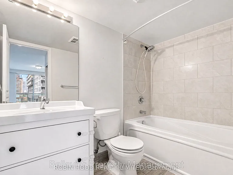 323 Richmond St E #807 — Photo 13