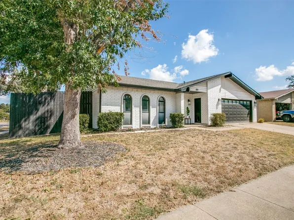 801 Forest Glen Dr, Bedford, TX 76021