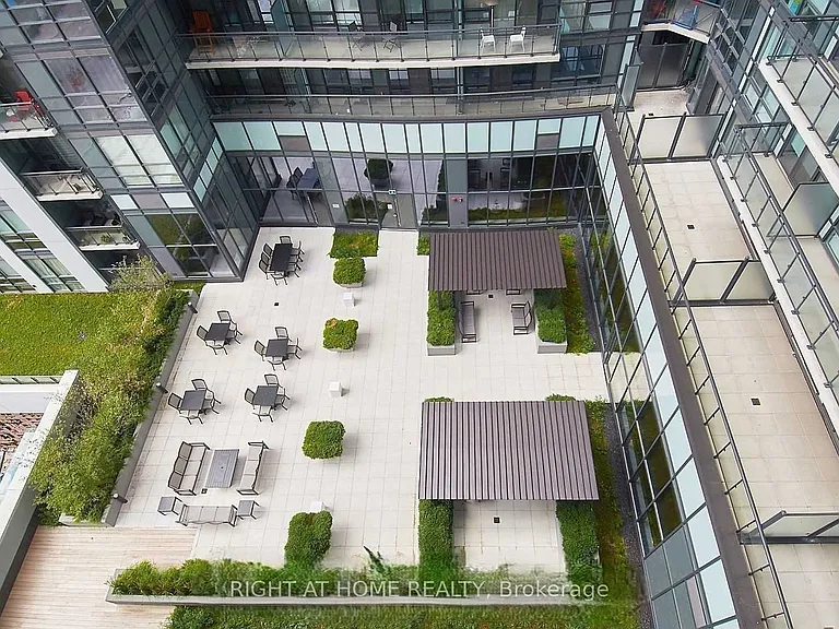 460 Adelaide St E #1123 — Photo 27