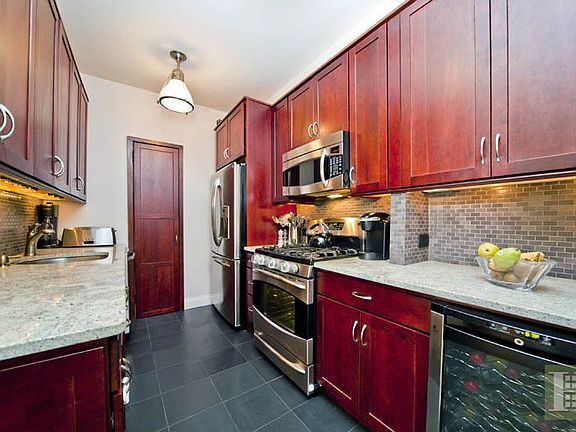 4th image of 60 E 8th St APT 30P