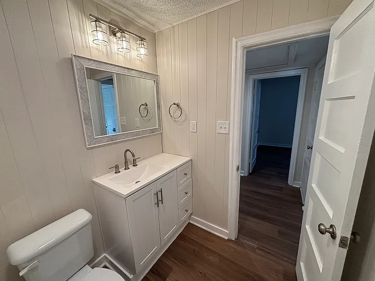 4201 Hawthorne Ave SW — Photo 25