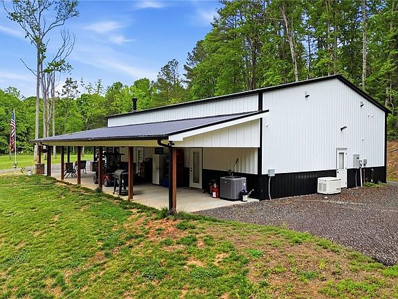 4th image of 580 Eagles Perch Rd