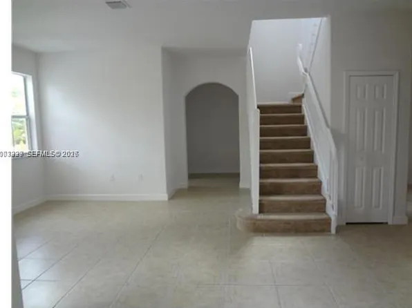 10012 NW 7th St Unit 216, Miami, FL 33172