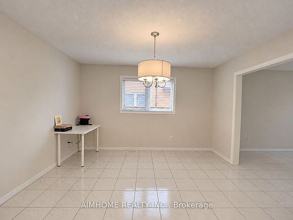 5th image of 521 Chieftan Cir