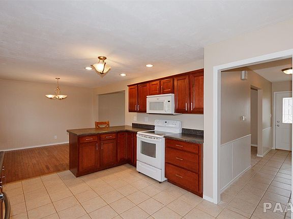 4th image of 10920 N Mosely Ct