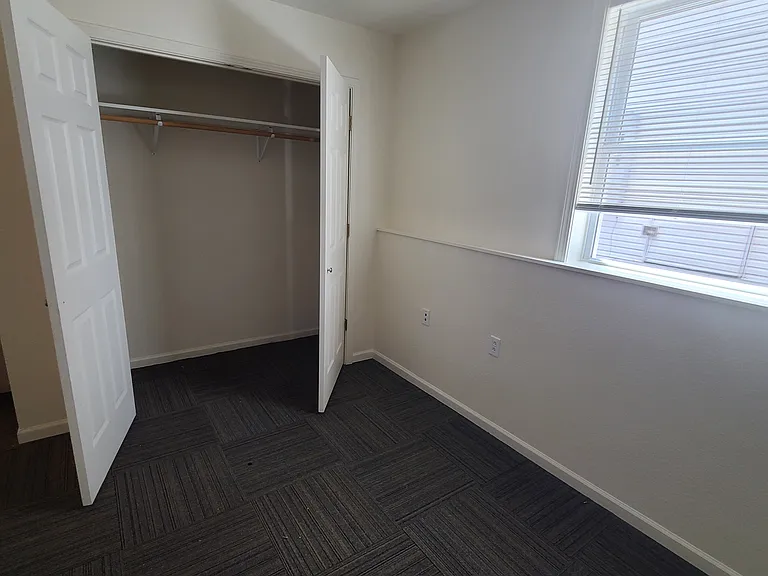 113 W 16th St #113 — Photo 13