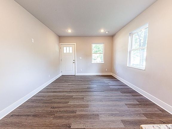 4th image of 4817 Hillside Ave