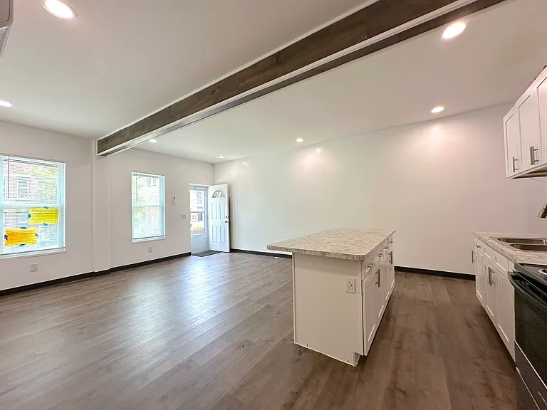 403 Liberty St — Photo 5