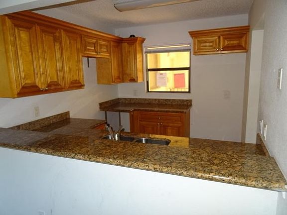 3rd image of 1453 Lake Crystal Dr APT G