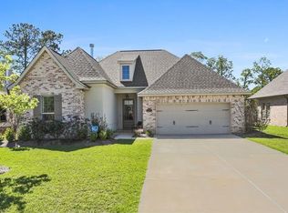 5004 House Sparrow Dr, Madisonville, LA 70447