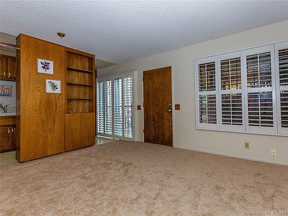 4th image of 422 E Newmark Ave
