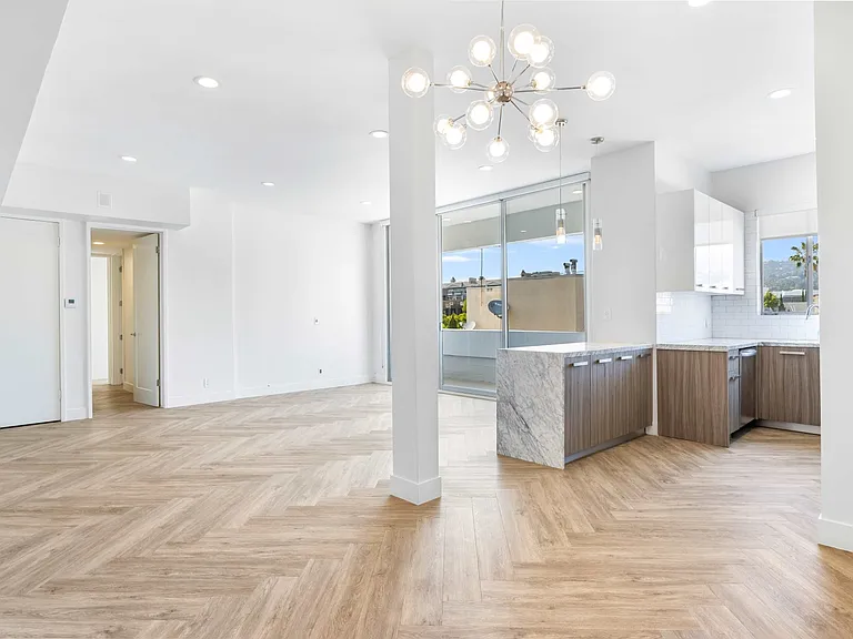409 Palm — Photo 14