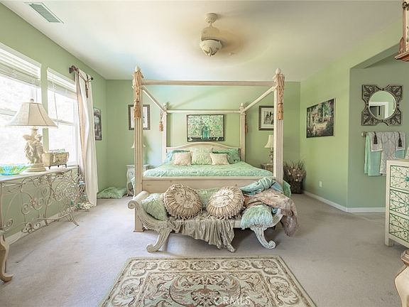 4th image of 1045 Inverlochy Dr