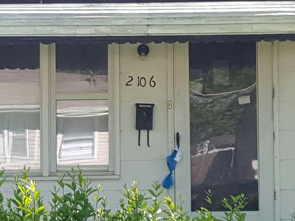 2nd image of 2106 Huntington Ave