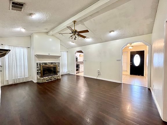 5th image of 1114 Glen Creek Dr