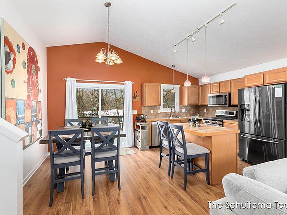 4th image of 6847 Northway Dr NE