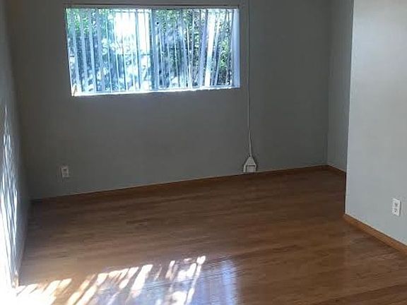 5th image of 3102 1st Ave APT G