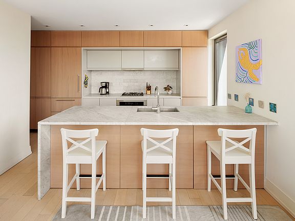 3rd image of 550 Vanderbilt Ave APT 525