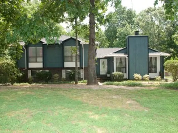 2555 Dalton Dr, Pelham, AL 35124