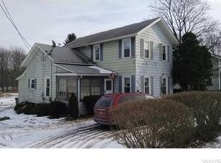 7118 Ridge Rd, Lockport, NY 14094