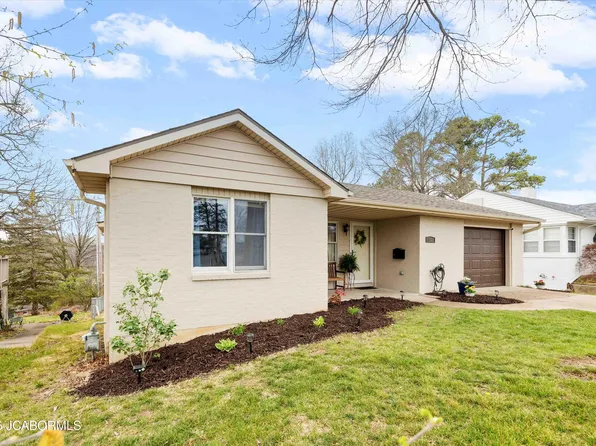 1723 Hayselton Dr, Jefferson City, MO 65109