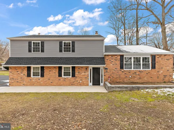 1770 Hillcrest Ln, Aston, PA 19014