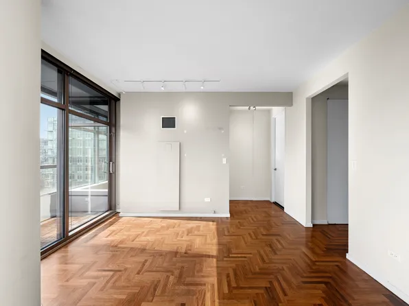 250 East 54th Street image 6 of 9