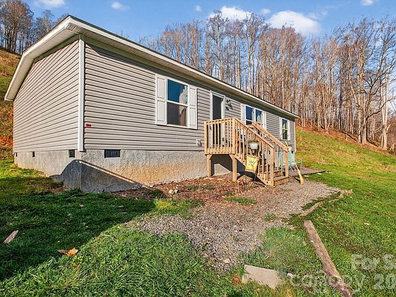 3rd image of 212 Ball Hollow Ln
