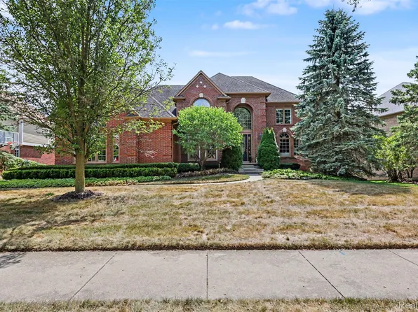 24034 Broadmoor Park Ln, Novi, MI 48374
