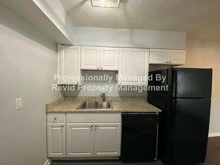 1626 Monroe Ave. — Photo 15