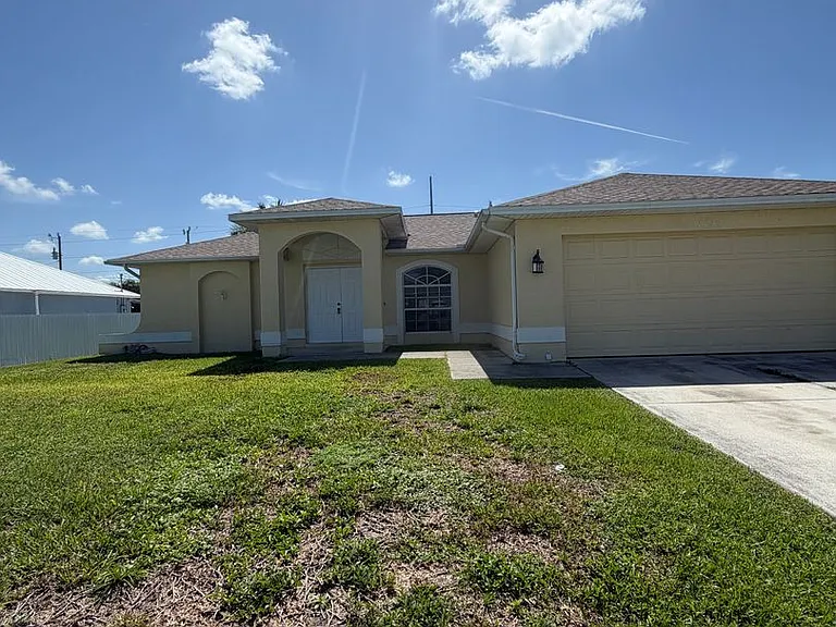 1137 NW Juanita Pl — Photo 2