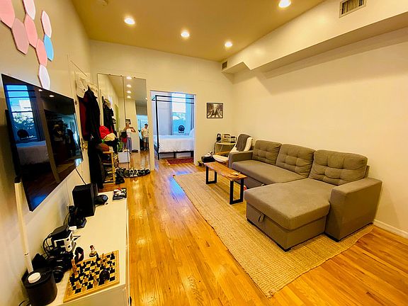 2nd image of 512 E 119th St APT 3