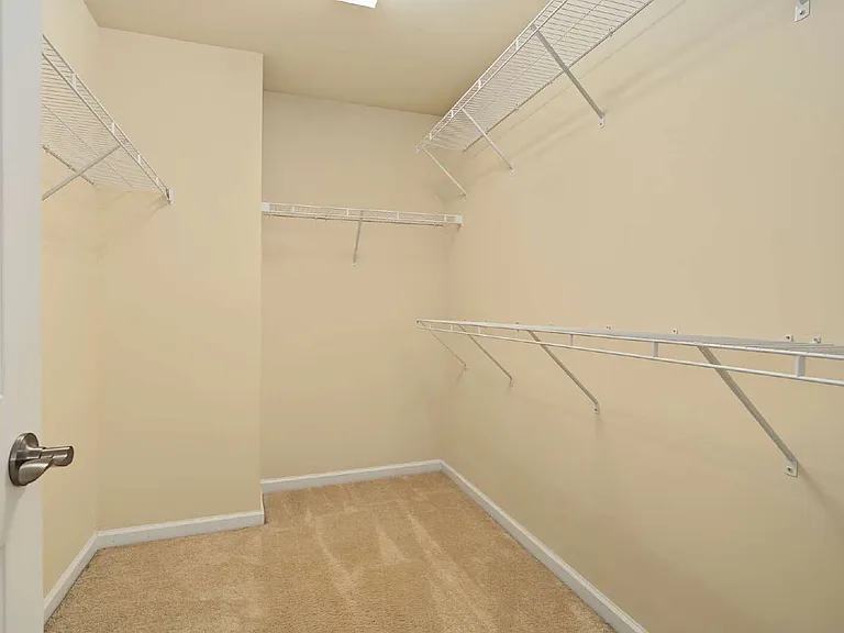 219 Lynchwick Ln — Photo 26