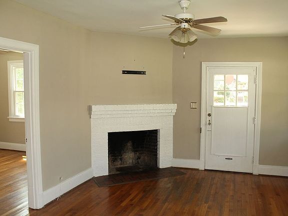 3rd image of 1228 Warren Ave