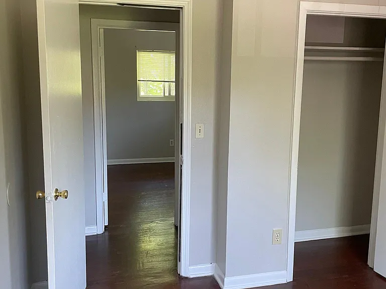 1096 Jolly Ave — Photo 11
