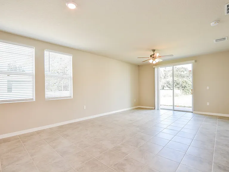 5247 Meredrew Ln — Photo 5