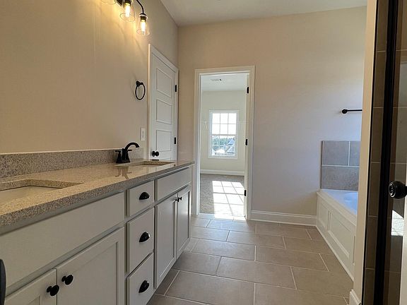 3rd image of 1523 Willow Creek Dr