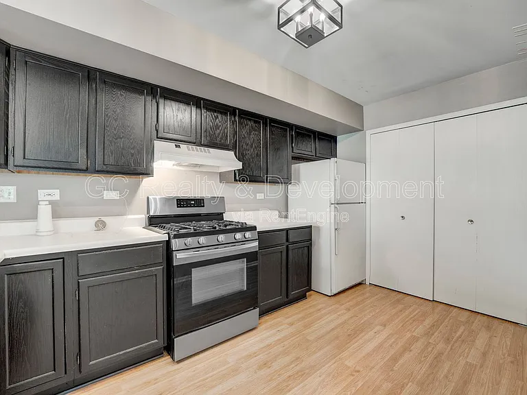 293 Regal Ct — Photo 8