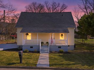 10 Bobo St, Greer, SC 29650