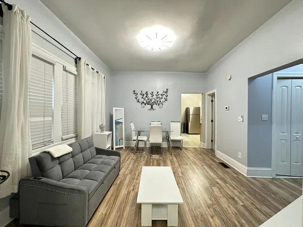 720 N Elizabeth St, Chicago, IL