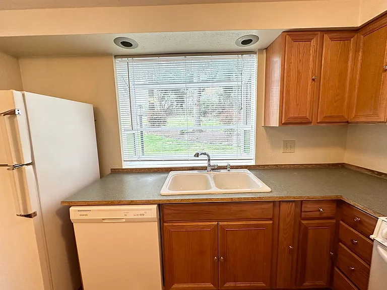 11990 SW Corby Dr #17 — Photo 4