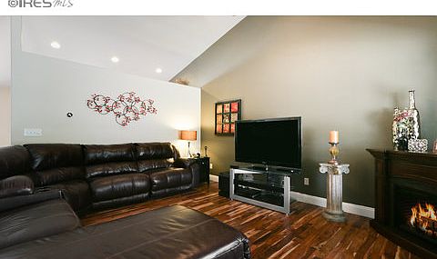 5th image of 6317 Burgundy St