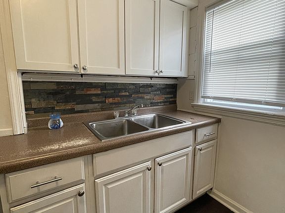 2nd image of 2209 Hecker Ave #9