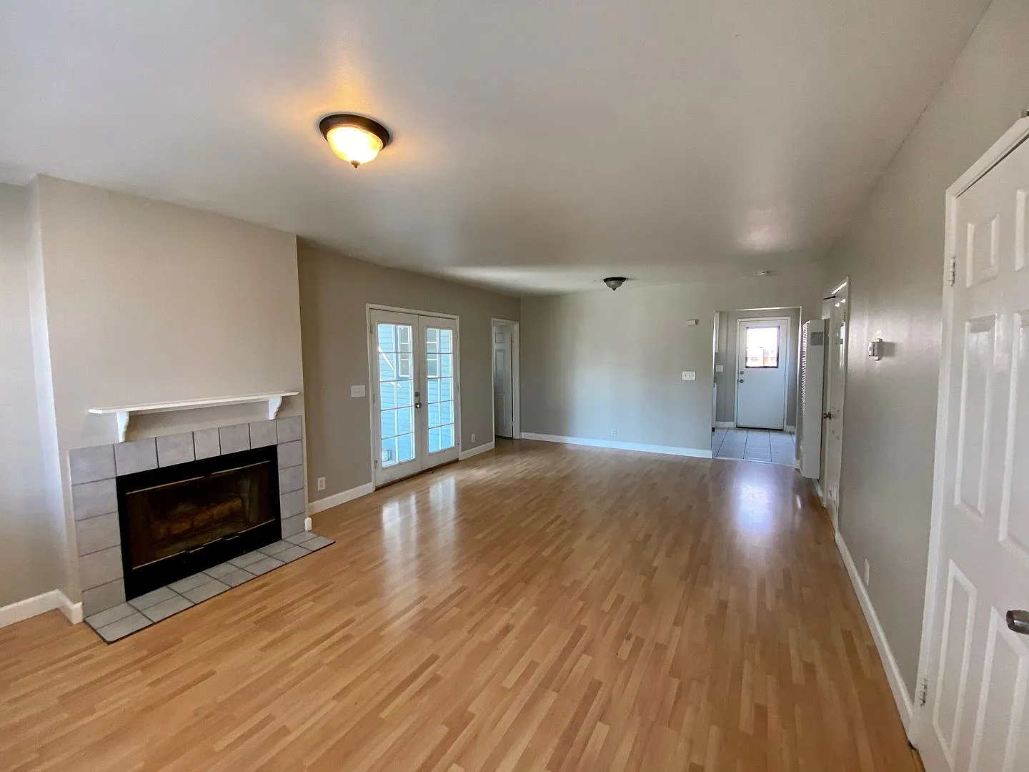 3 Bed 1 Bath House with Laundry Hookups and Off-Street Parking! — Photo 2