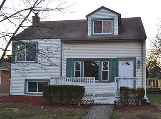 260 N Harvard Ave, Villa Park, IL 60181